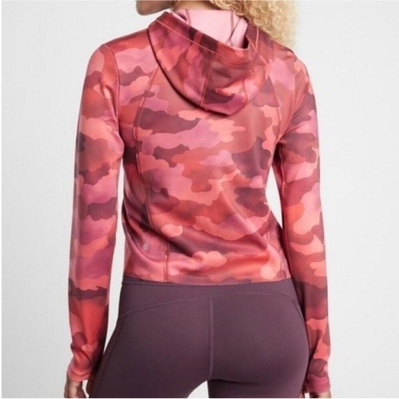 Athleta Pinnacle Women's Red Pink Camo Mantra Cropped Hoodie size small - Picture 2 of 4